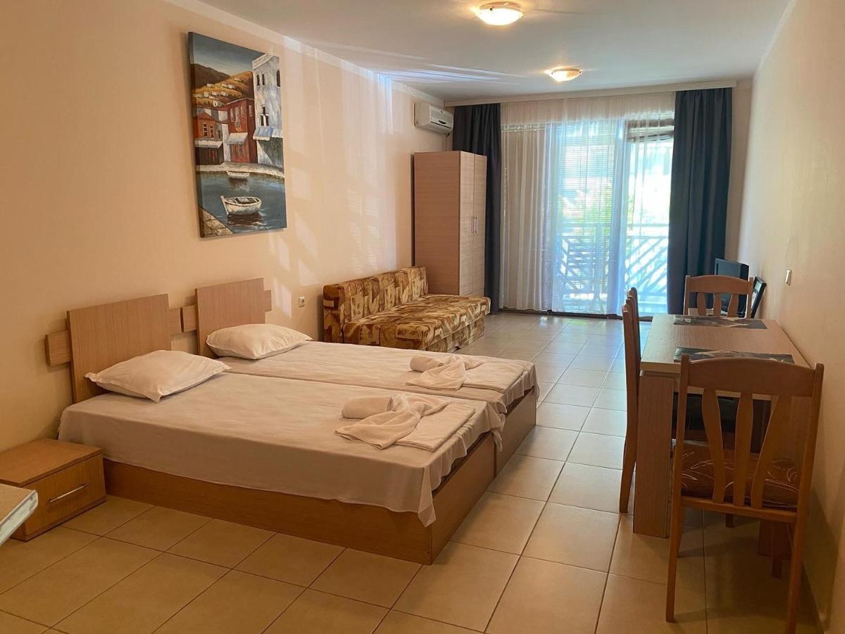 Aparthotel Mm Complex à Primorsko Extérieur photo