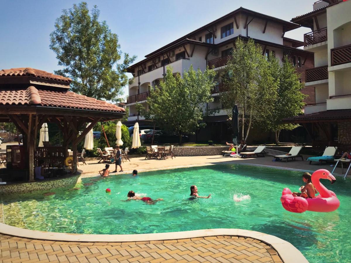 Aparthotel Mm Complex à Primorsko Extérieur photo